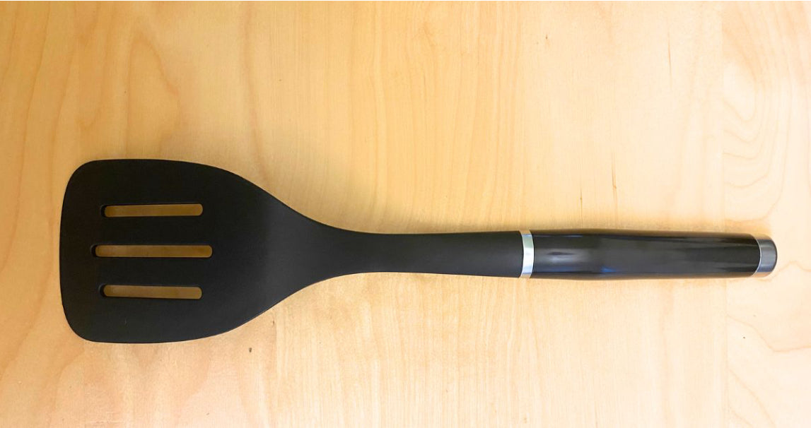 Time to toss your black plastic kitchen utensils