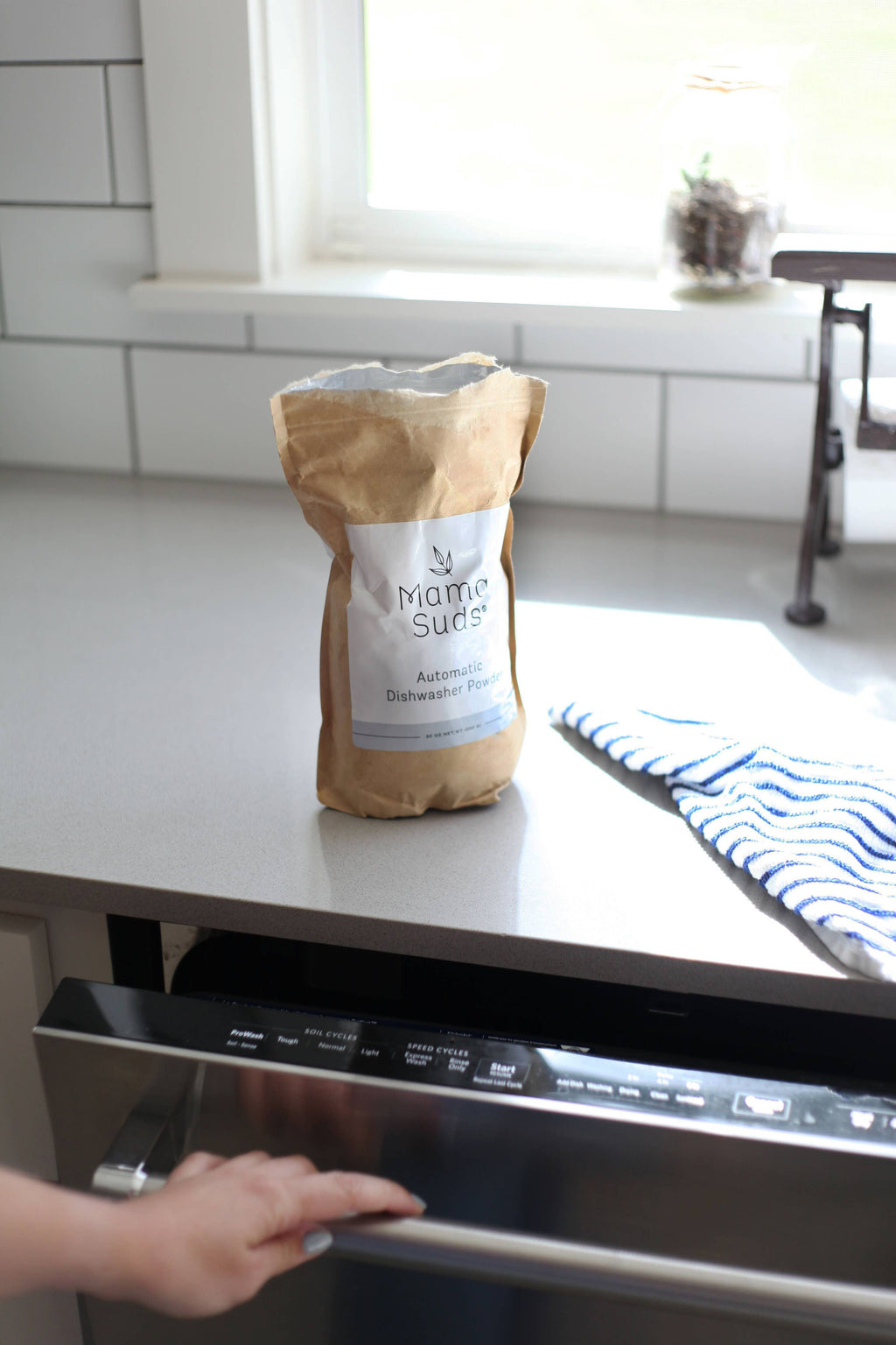 Automatic Dishwasher Powder: 30  ounces / Include scoops